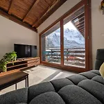 Stunning New In With Mont Blanc Views *